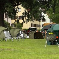 Zelte und Outdoor-Zubehör
